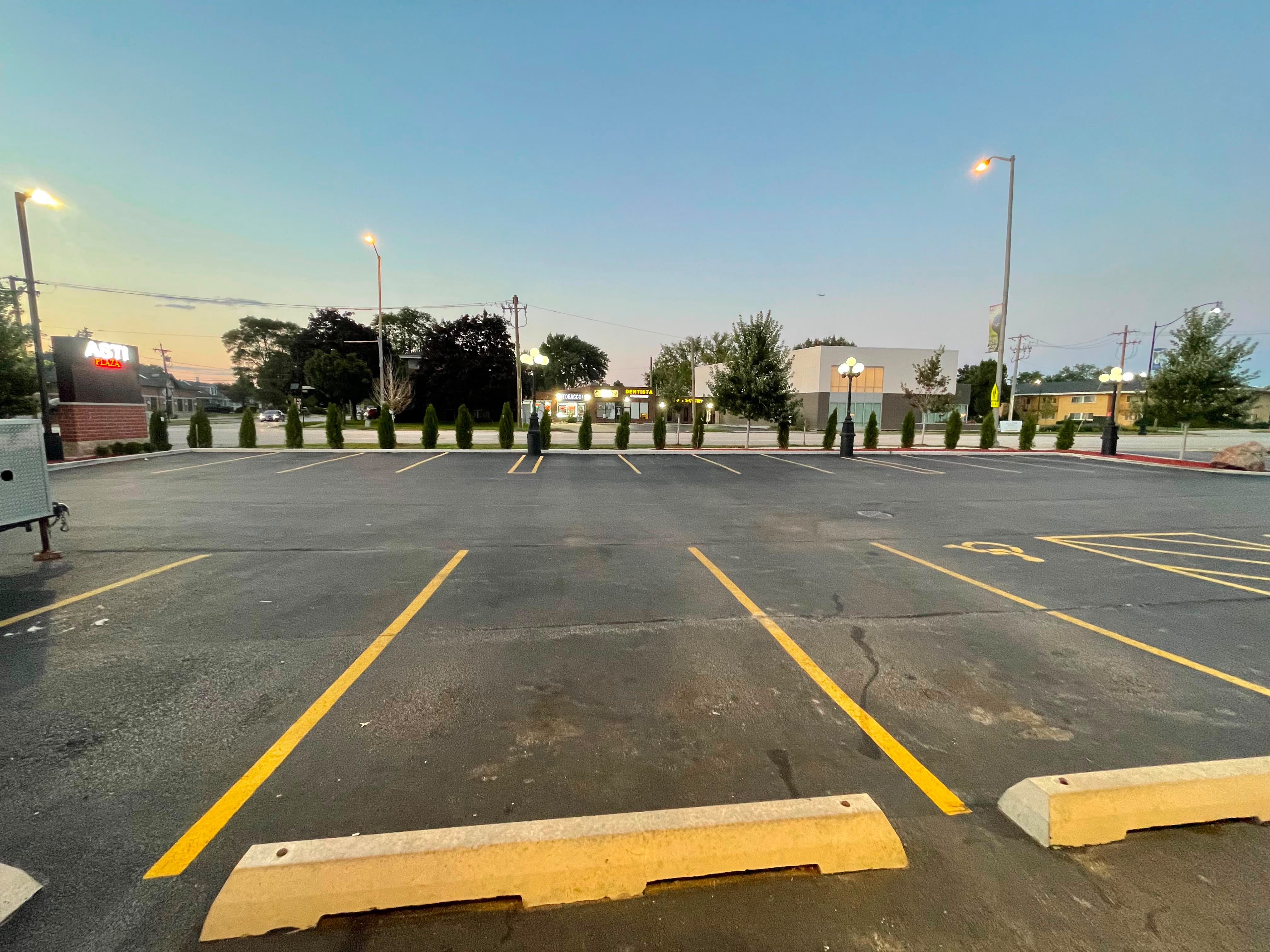Ample parking at Chihuaguau Grooming